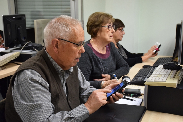 Imagen para los medios: Modificación del reglamento de los casales de personas mayores del municipio  